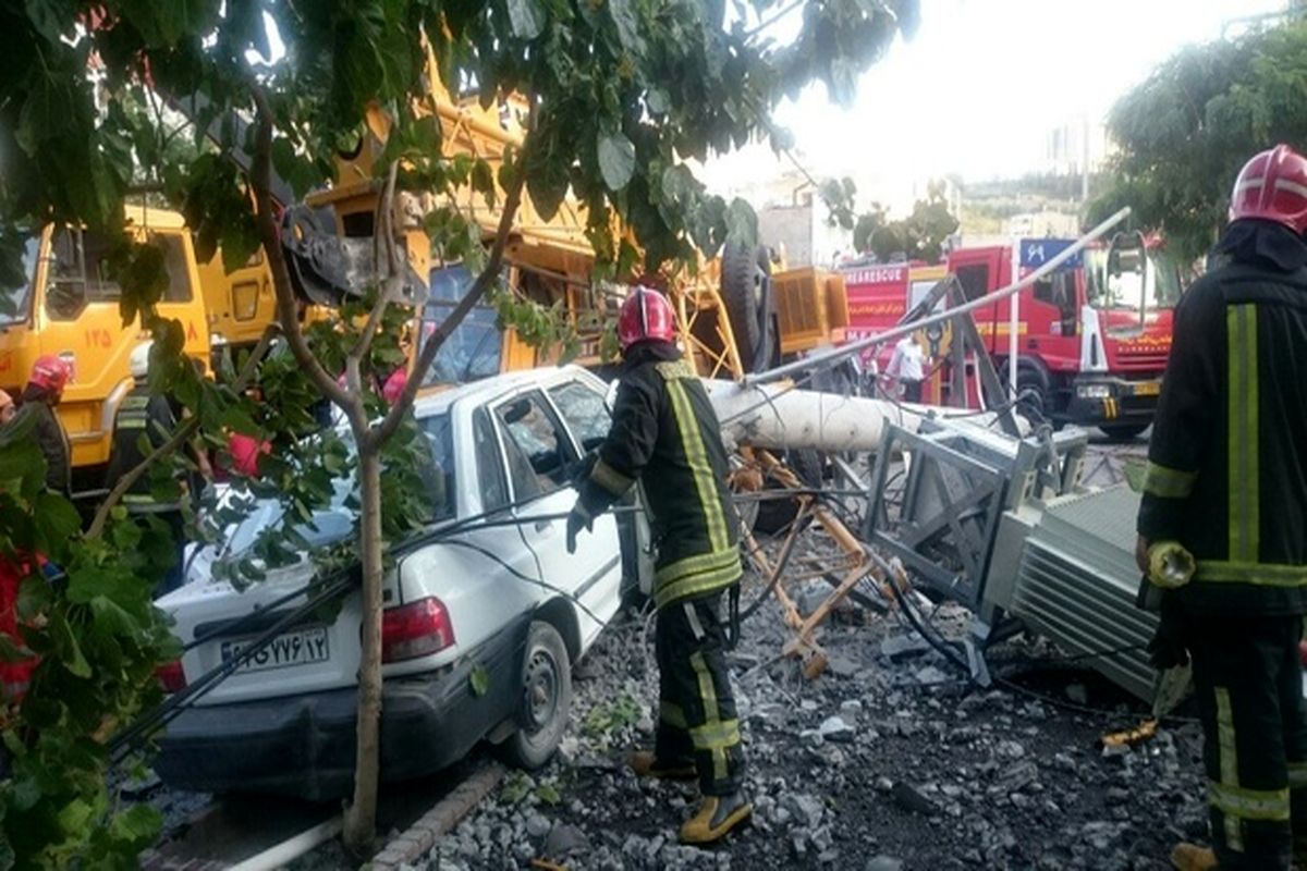 حادثه خونبار در بلوار هاشمیه مشهد / جرثقیل جان چهار نفر را گرفت و ۵ نفر را مصدوم کرد