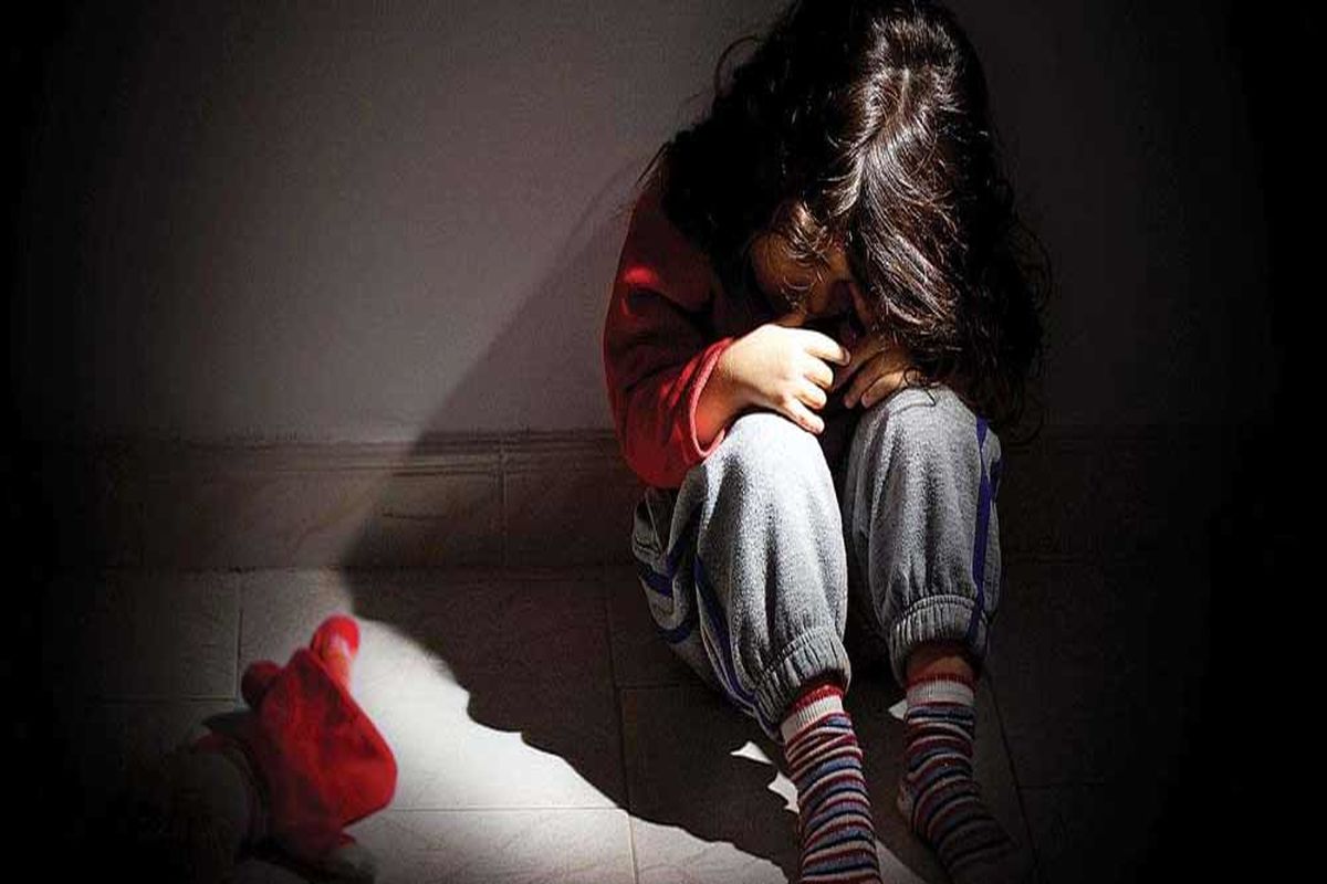 نامادری معتاد دخترک ۸ساله و پسرک ۱۲ساله بشدت آزار داد