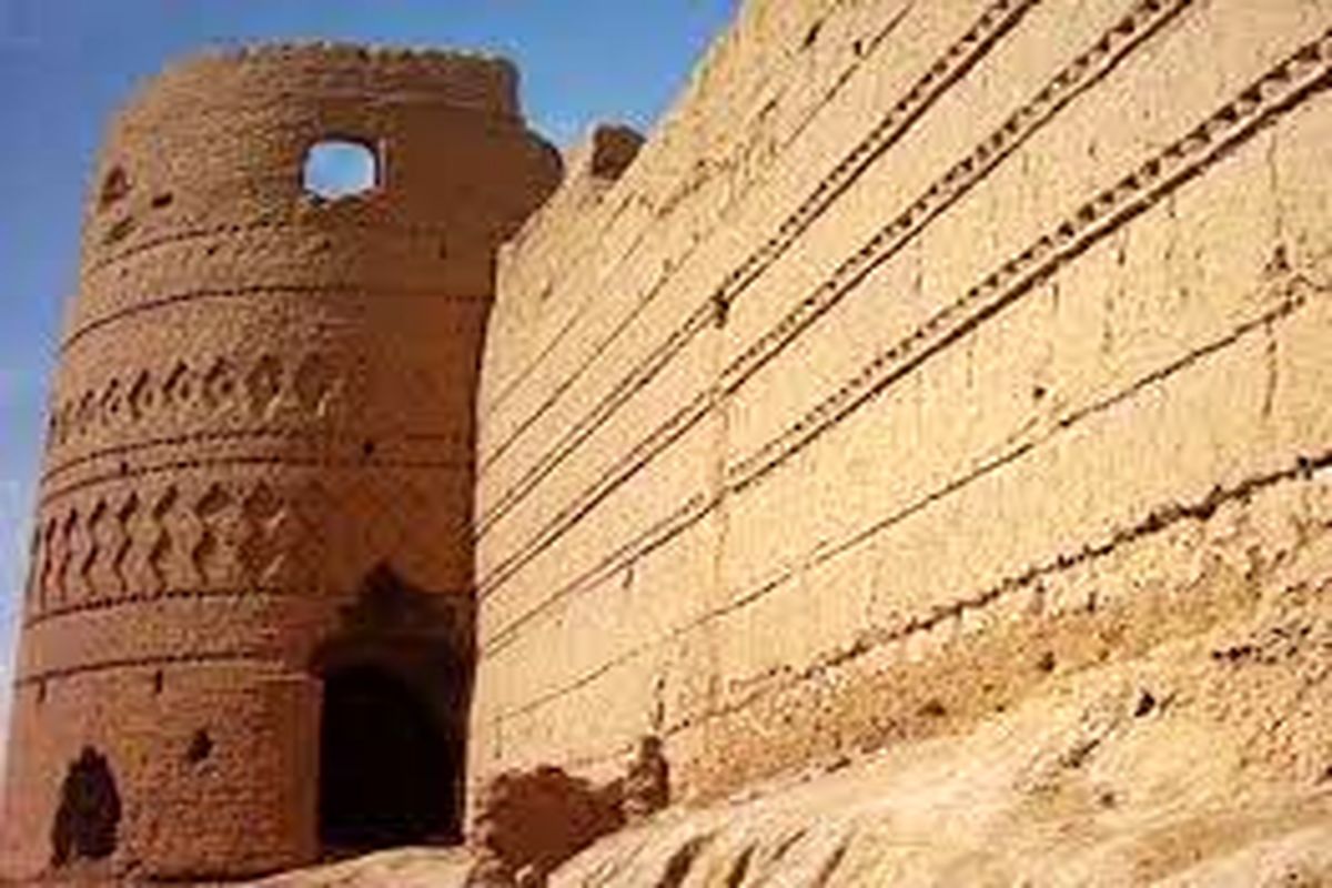 ۱۰ قلعه معروف در ایران