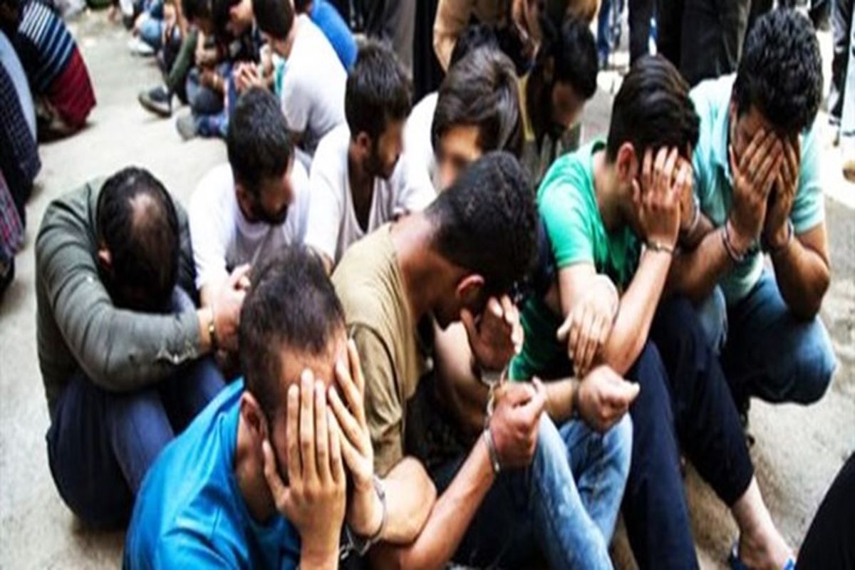 دستگیری اراذل و اوباش سطح یک توسط مأموران پلیس امنیت
