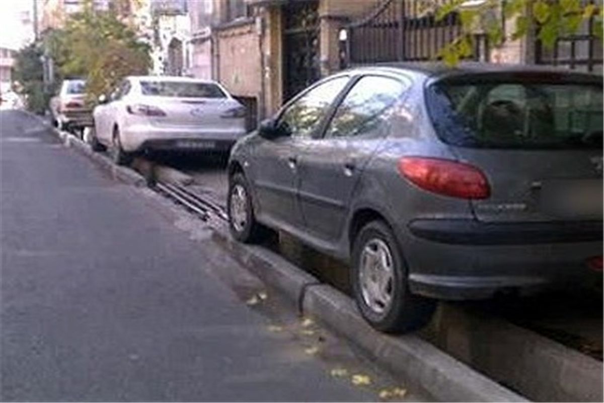 افزایش شغل‌های کاذب در شهرهای بزرگ/ از فروش جای پارک تا نوبت‌گیر و دادزن