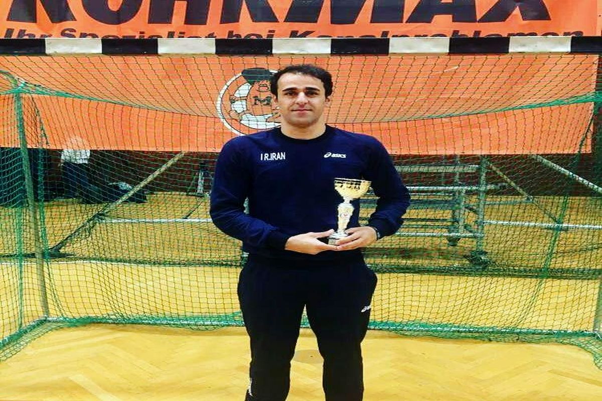 ملی پوشی که نامه رسان می شود/ تنزل پست برای بهترین دروازبان جهان