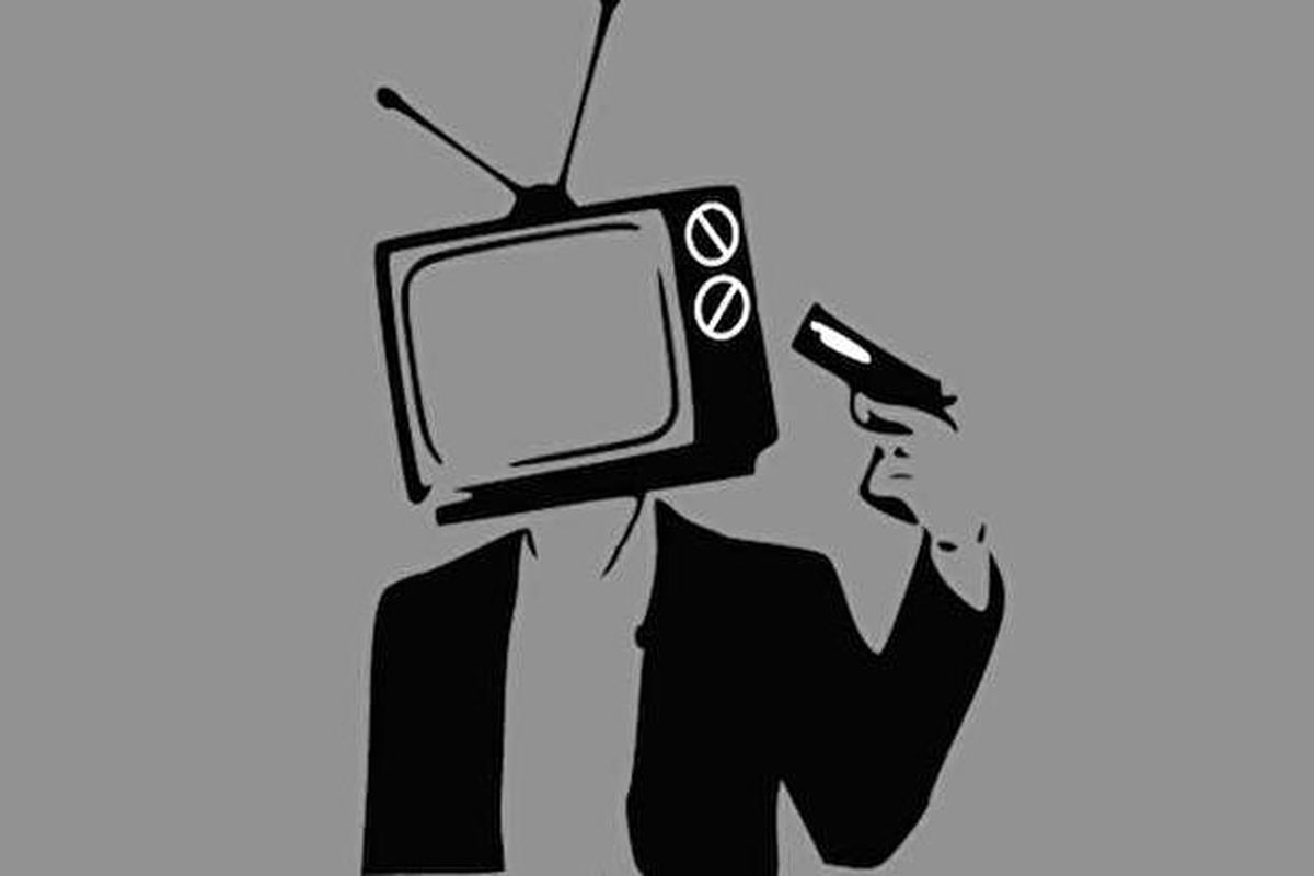 درآمد صدا و سیما از یک آگهی ۱۵ برابر هزینه ساخت یک سریال است/ تهیه‌کننده تلویزیون پول نویسنده ندارد!