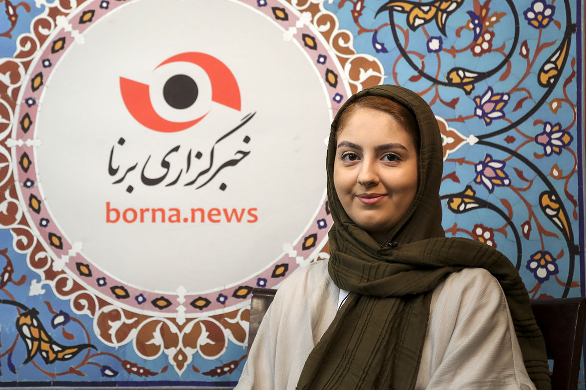 آرمینا صادقیان در خبرگزاری برنا حضور یافت