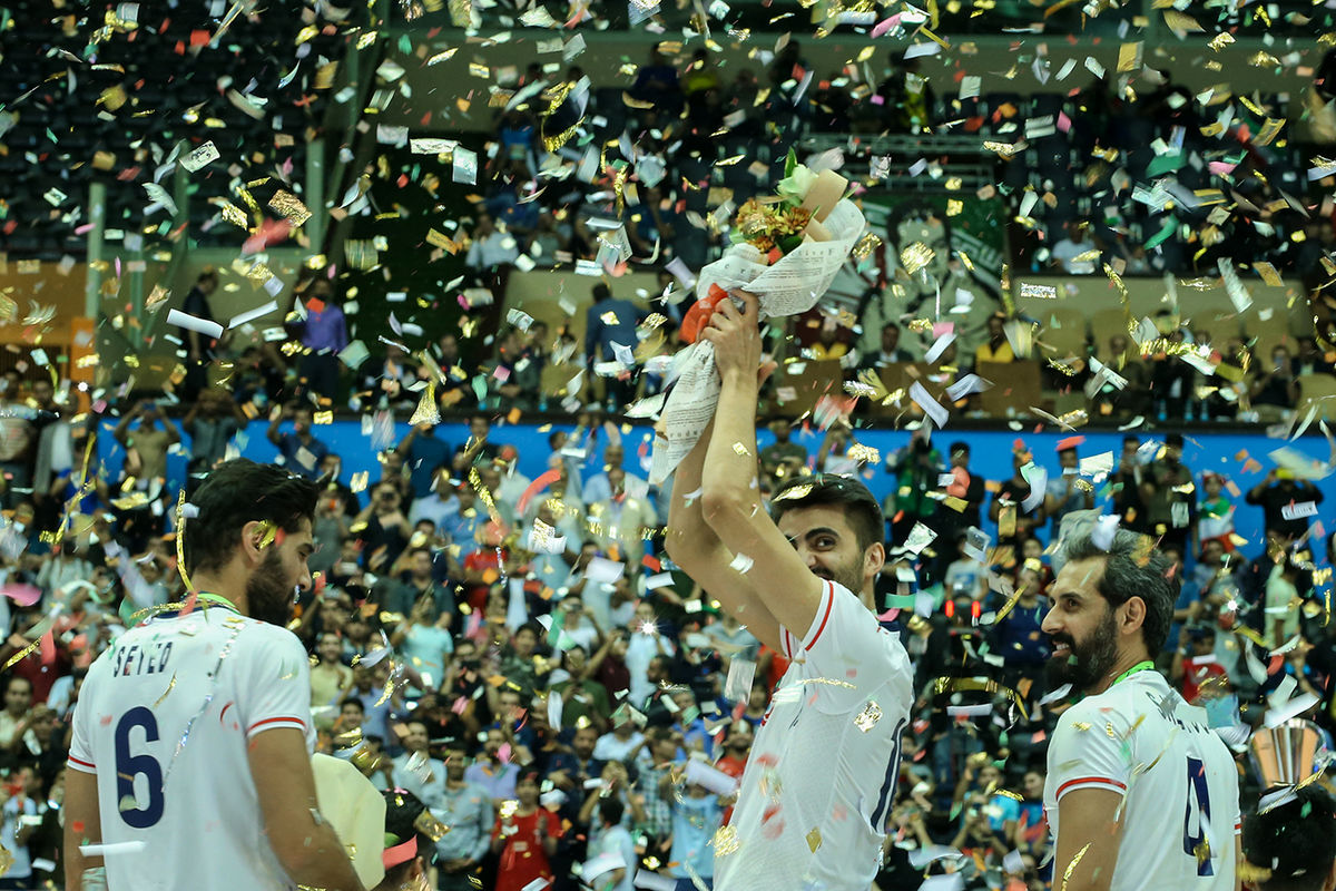 درود بر قهرمانان والیبال ایران که برتری خود را به اثبات رساندند