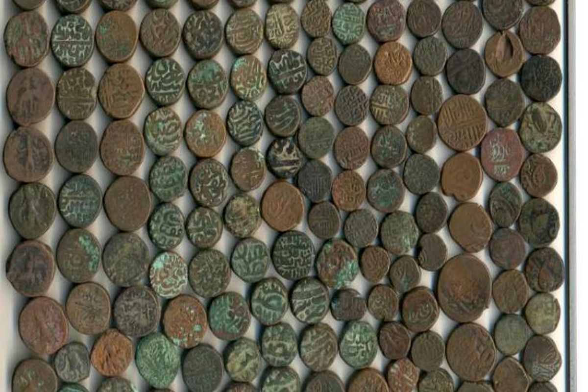 کشف سکه های قدیمی گرانقیمت توسط زوج جوان