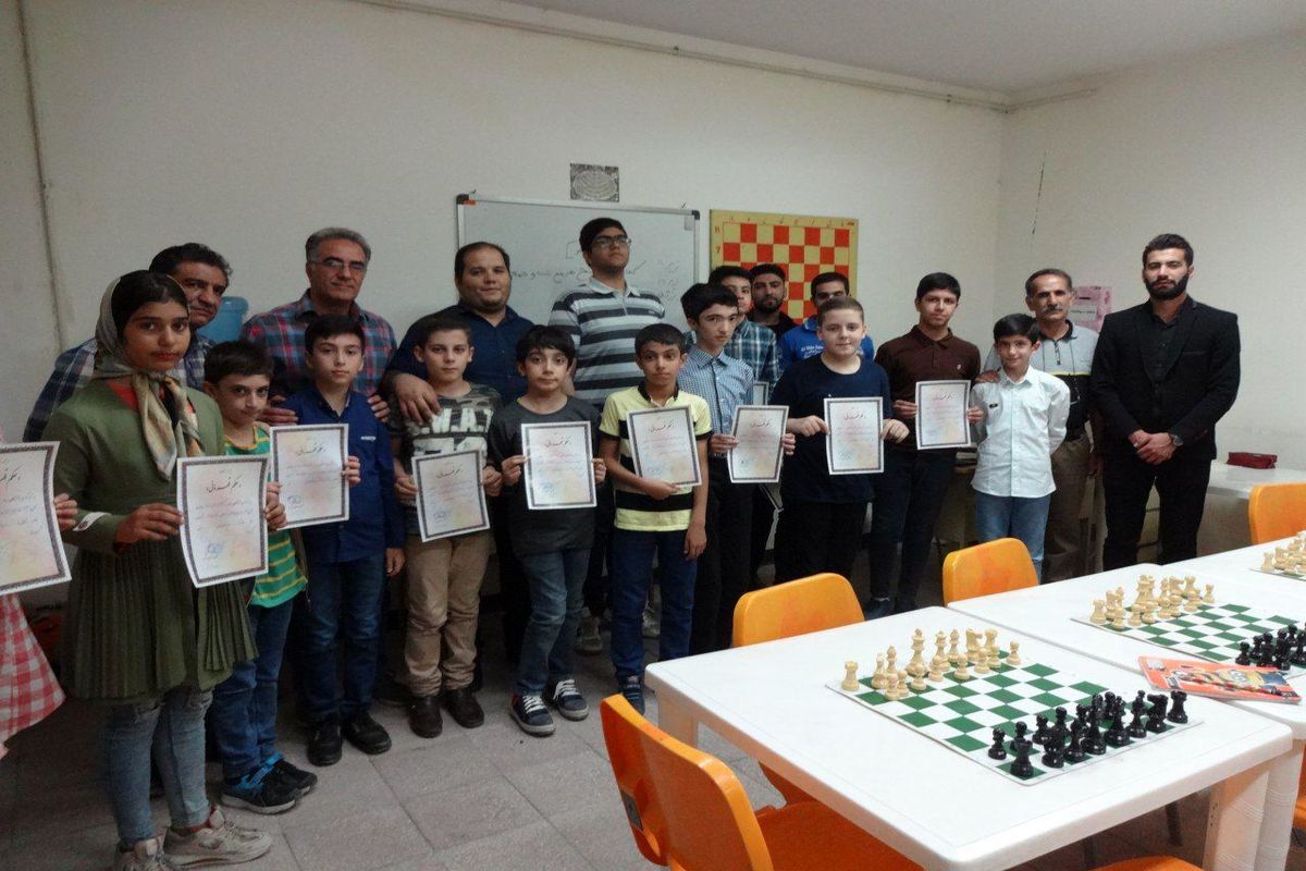 برترین های مسابقات شطرنج گرامیداشت هفته دفاع مقدس  مشخص شدند