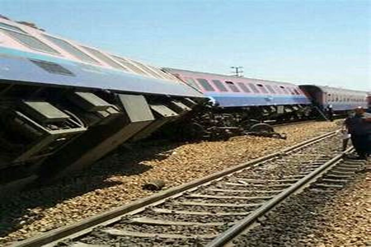 کشته و زخمی شدن ۴۰ نفر بر اثر خروج قطار از ریل