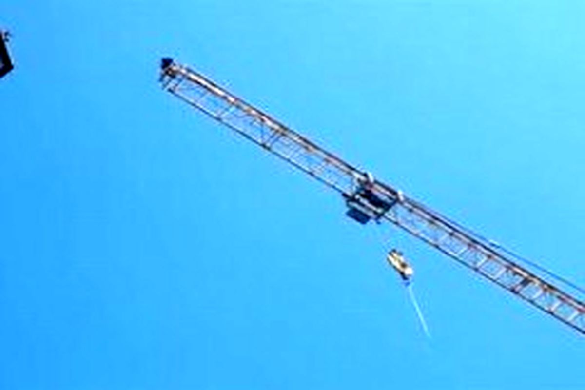 مرد تهرانی مقابل وزارت دفاع خودکشی کرد