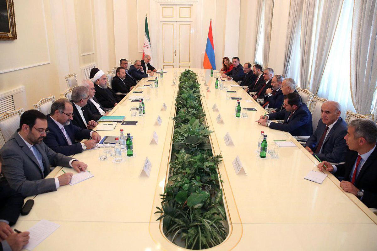 کارگروه‌هایی برای آغاز همکاری ایران با اوراسیا ایجاد شود/ نخست وزیر ارمنستان: ایروان خواستار تمدید موافقتنامه تهاتر گاز و برق با ایران است