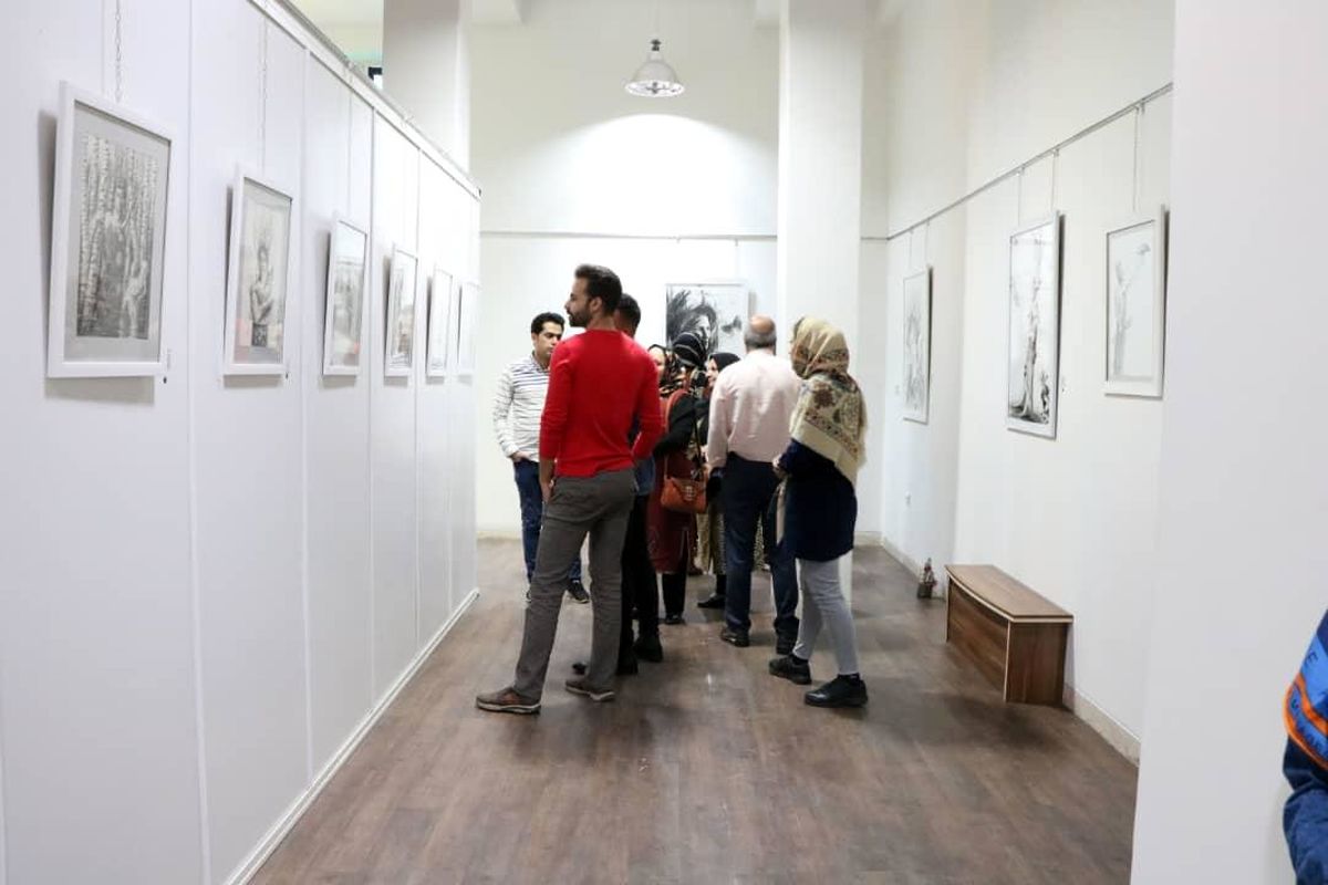 نمایشگاه نقاشی "چهل مرقع مانا" گشایش یافت