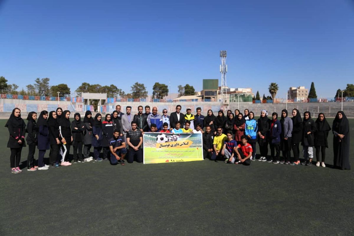 پیگیری دو اتفاق مهم در فوتبال استان توسط دکتر قرایی