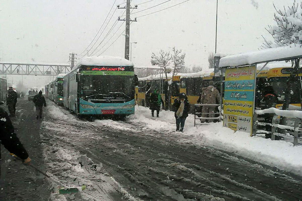 خدمت رسانی ۶ هزار دستگاه اتوبوس همزمان با بارش برف در پایتخت