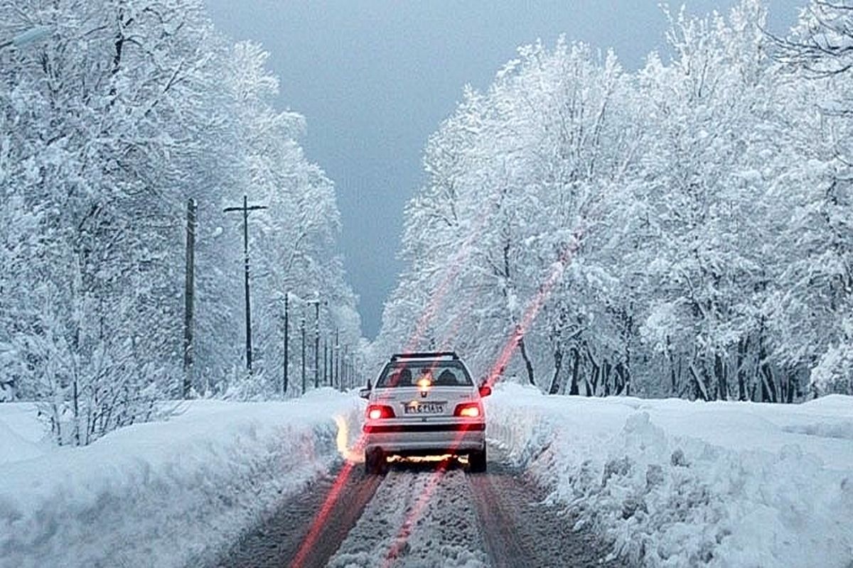 برف جاده‌های ۵ استان را زیر بار ترافیک سنگین برد