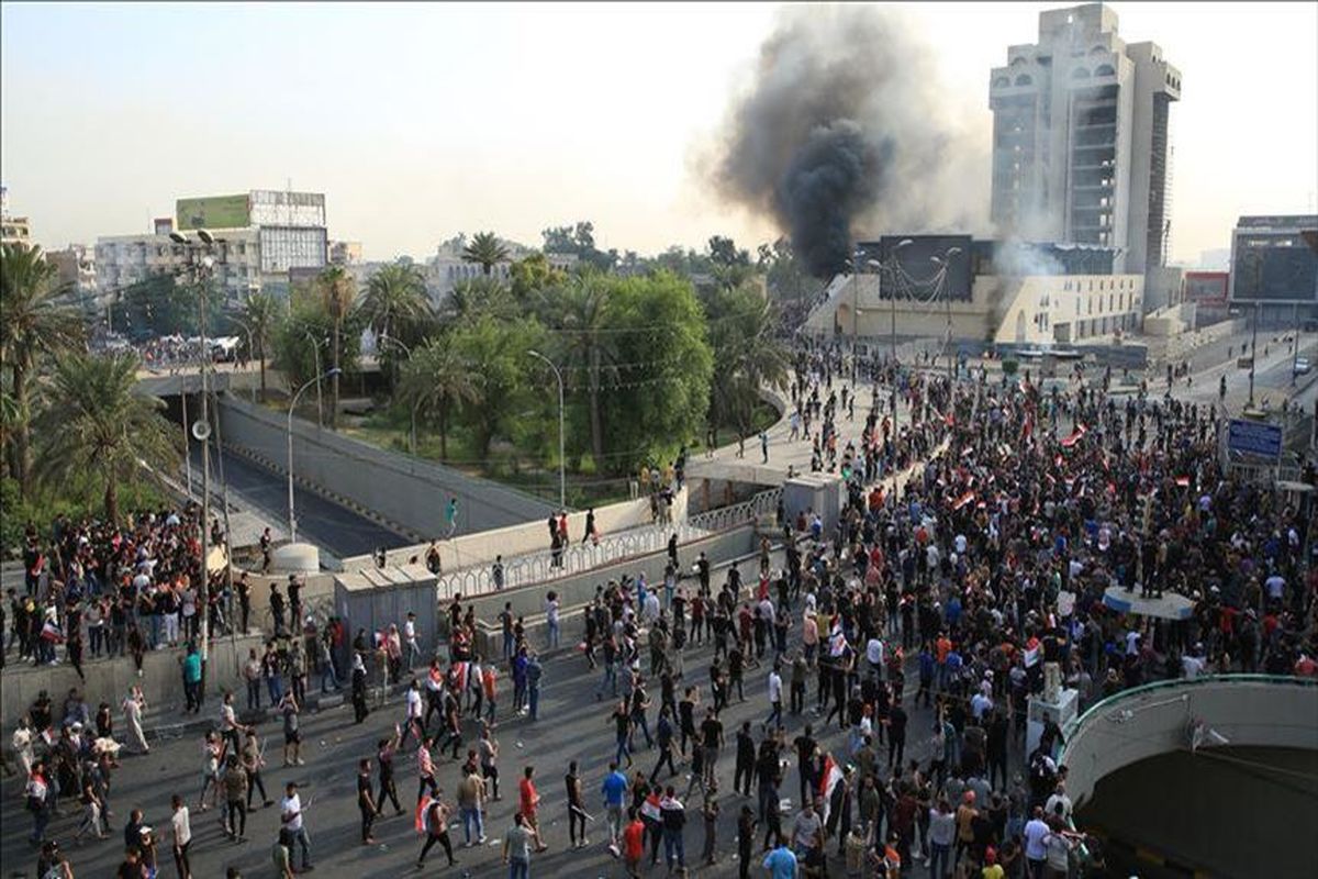 درگیری میان ماموران و تظاهرکنندگان در بغداد شدت گرفت