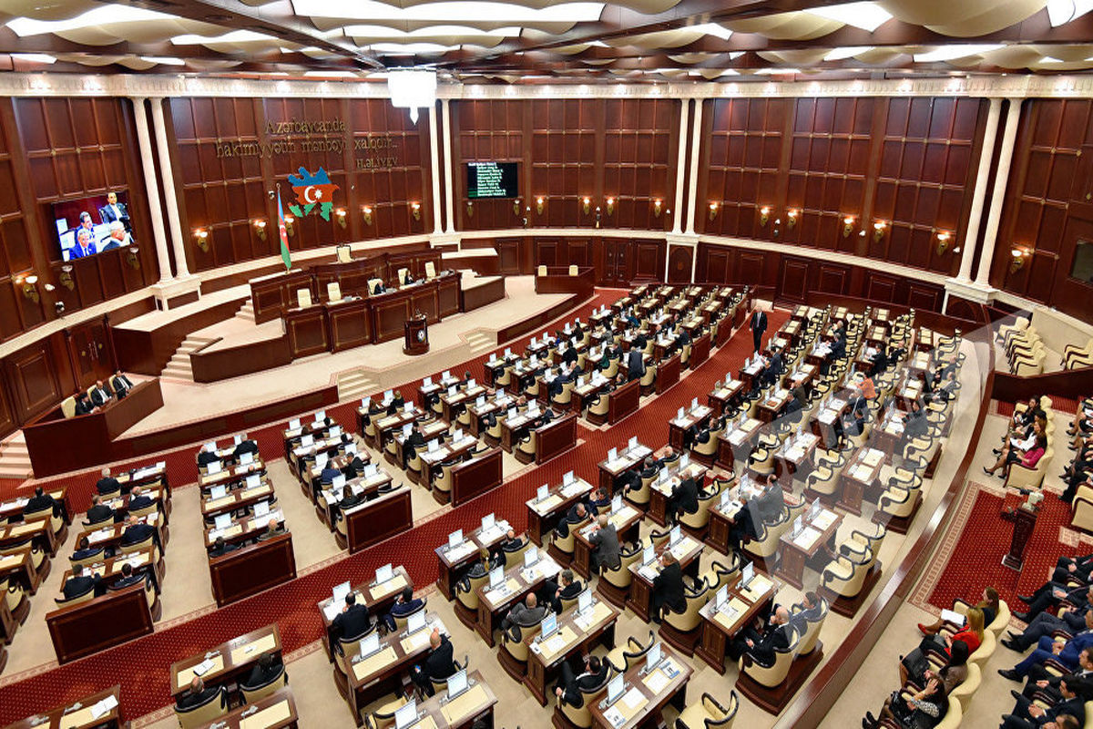 انحلال پارلمان آذربایجان همزمان با گسترش اصلاحات سیاسی