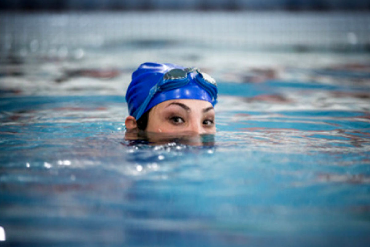 قهرمانی تیم شنای بانوان آبادان در رده سنی جوانان/ آکادمی ستارگان عنوان نخست نوجوانان را کسب کرد