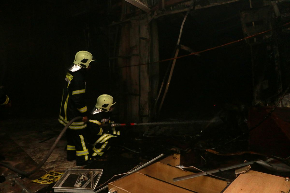 آتش سوزی در کوچه کارخانه شیر در هفت باغ علوی