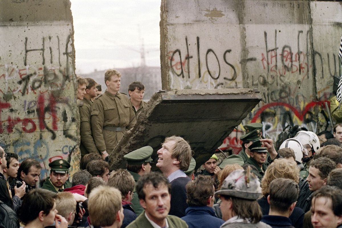 دیوار برلین فرو ریخت، تبعیض باقی ماند!