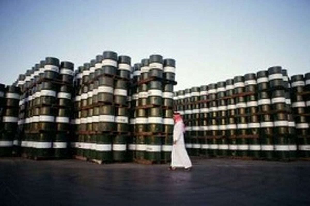 عربستان در صورت همکاری روسیه تولید نفت خود را کاهش می‌دهد
