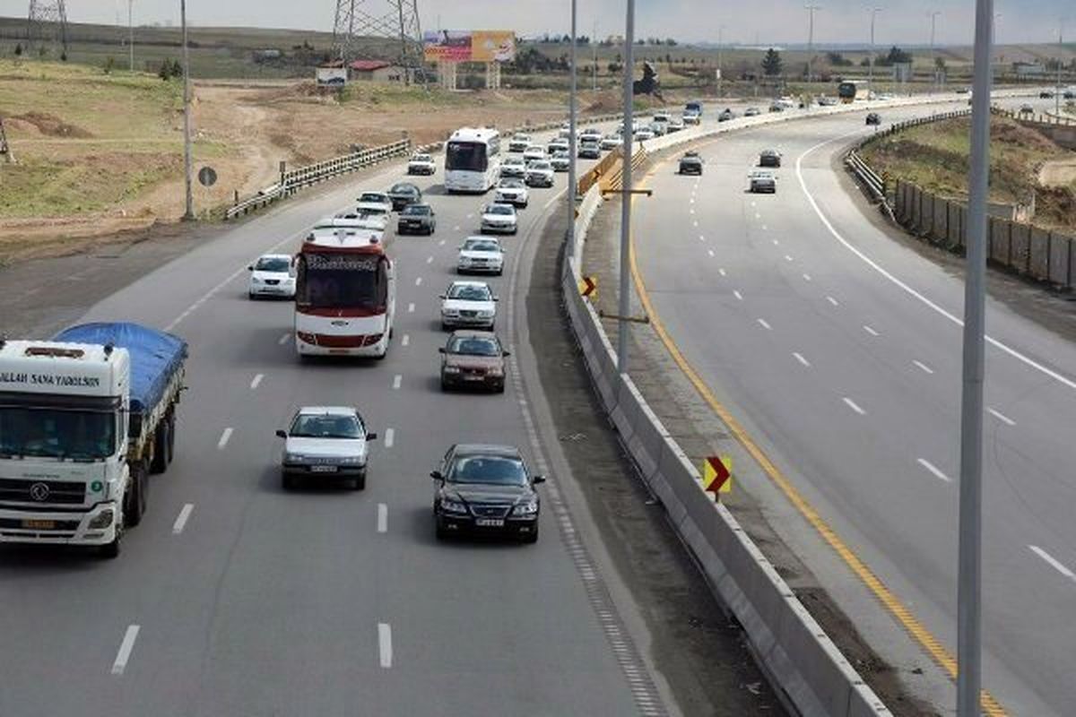 ترافیک نیمه سنگین در آزادراه تهران-قم-تهران