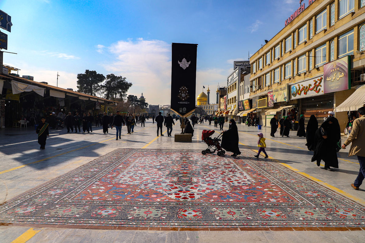 نقش فرش ایرانی در میدان آستانه قم/ببینید