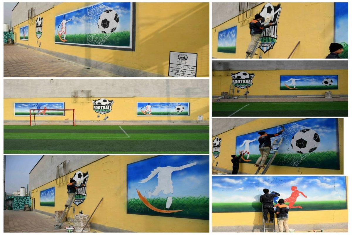 اجرای دیوارنگاره در محوطه زمین فوتبال کاووسیه