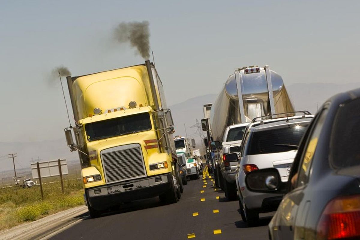 ممنوعیت تردد۲۴ ساعته کامیون‌های آلاینده در پایتخت