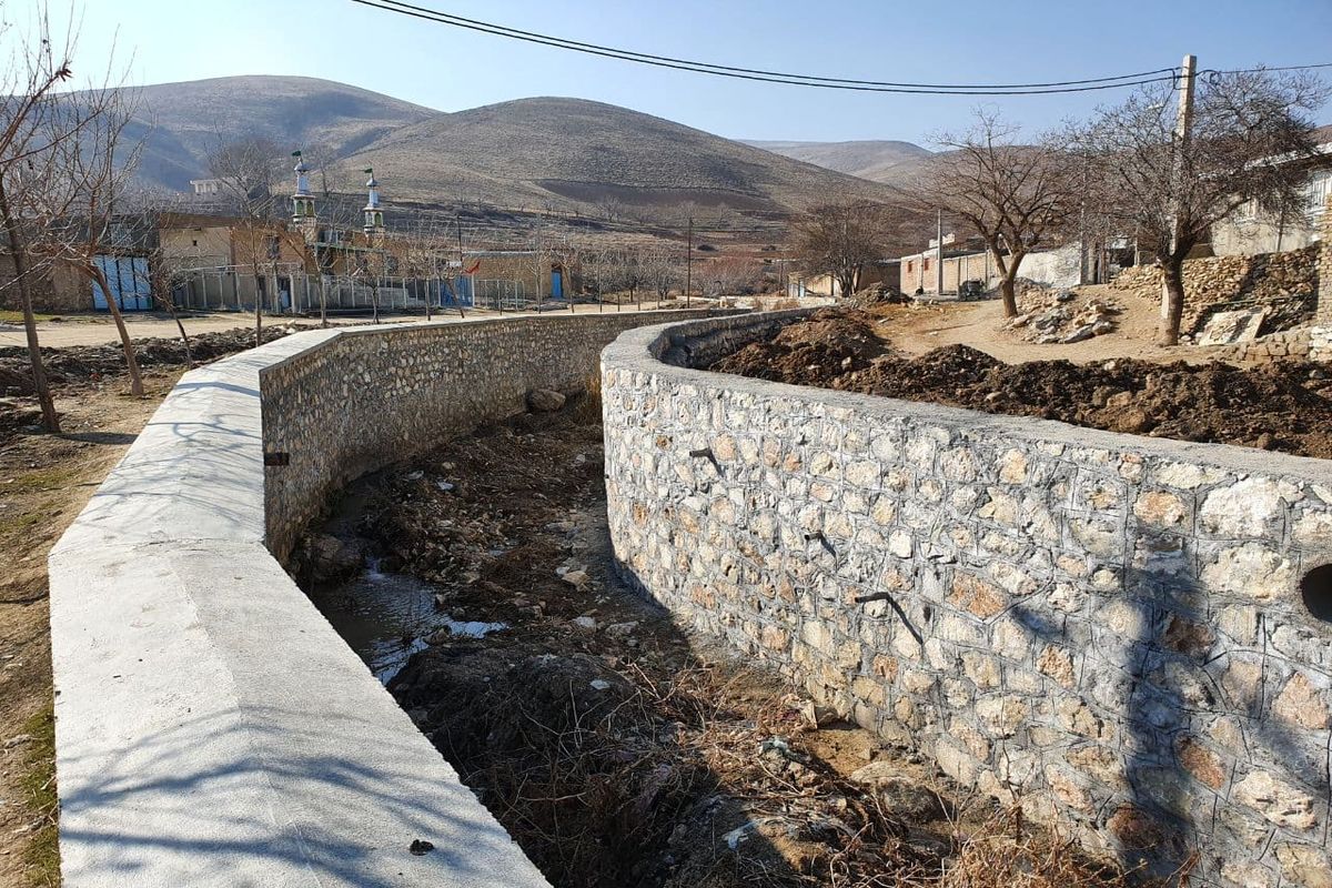 احداث کانال سنگی «روستای گیوکی» بخش خزل نهاوند با اعتبار ۱.۲ میلیارد تومان