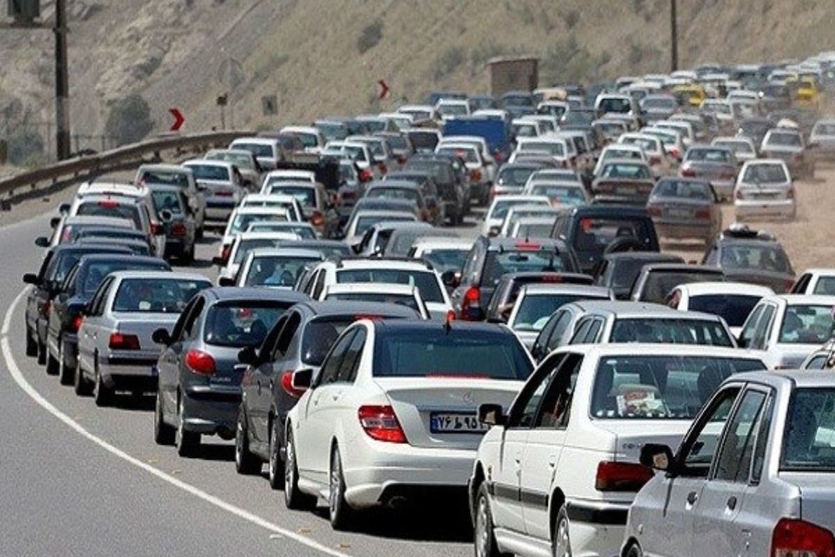 افزایش تردد در جاده‌های کشور/ترافیک سنگین در آزادراه قزوین-کرج-تهران