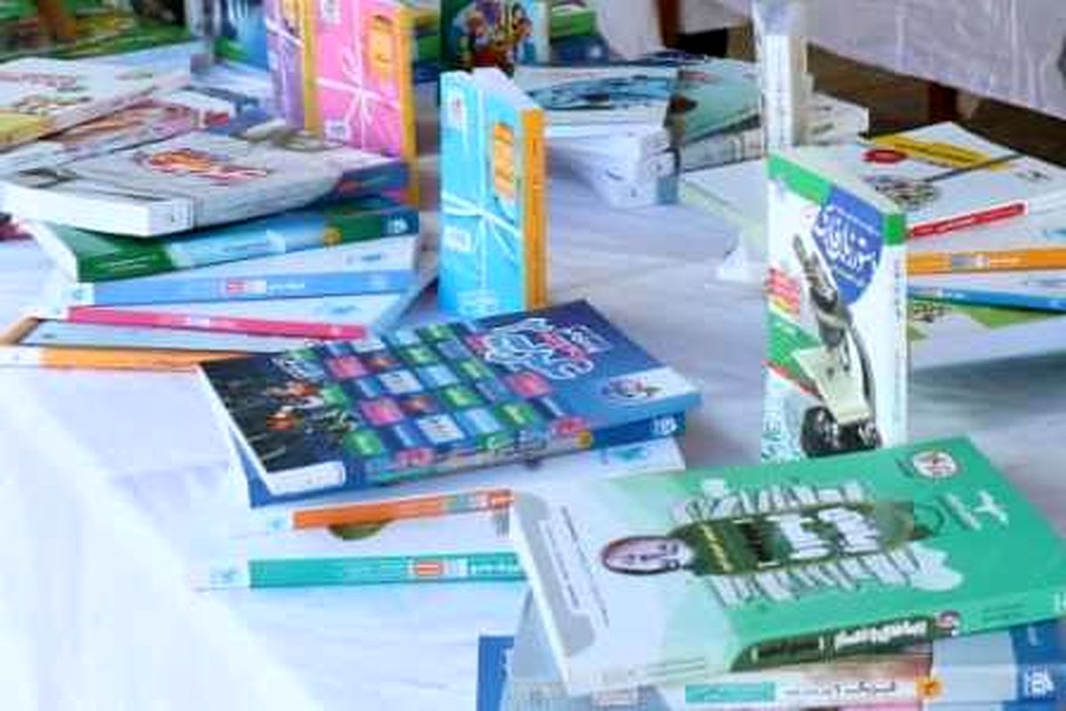 اهدای ۱۷۰ جلد کتاب به کتابخانه درخشان توسط شهید مدافع سلامت