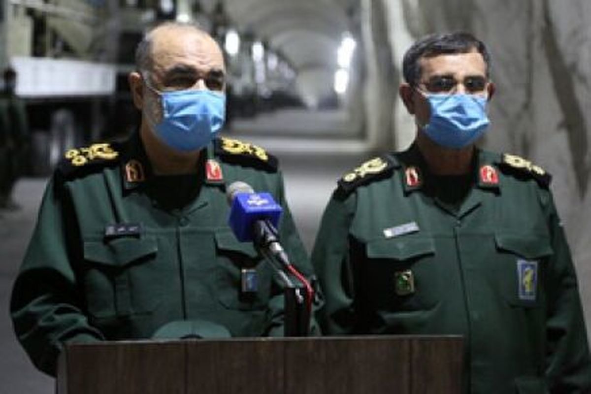 رونمایی از پایگاه راهبردی موشکی نیروی دریایی سپاه در خلیج فارس