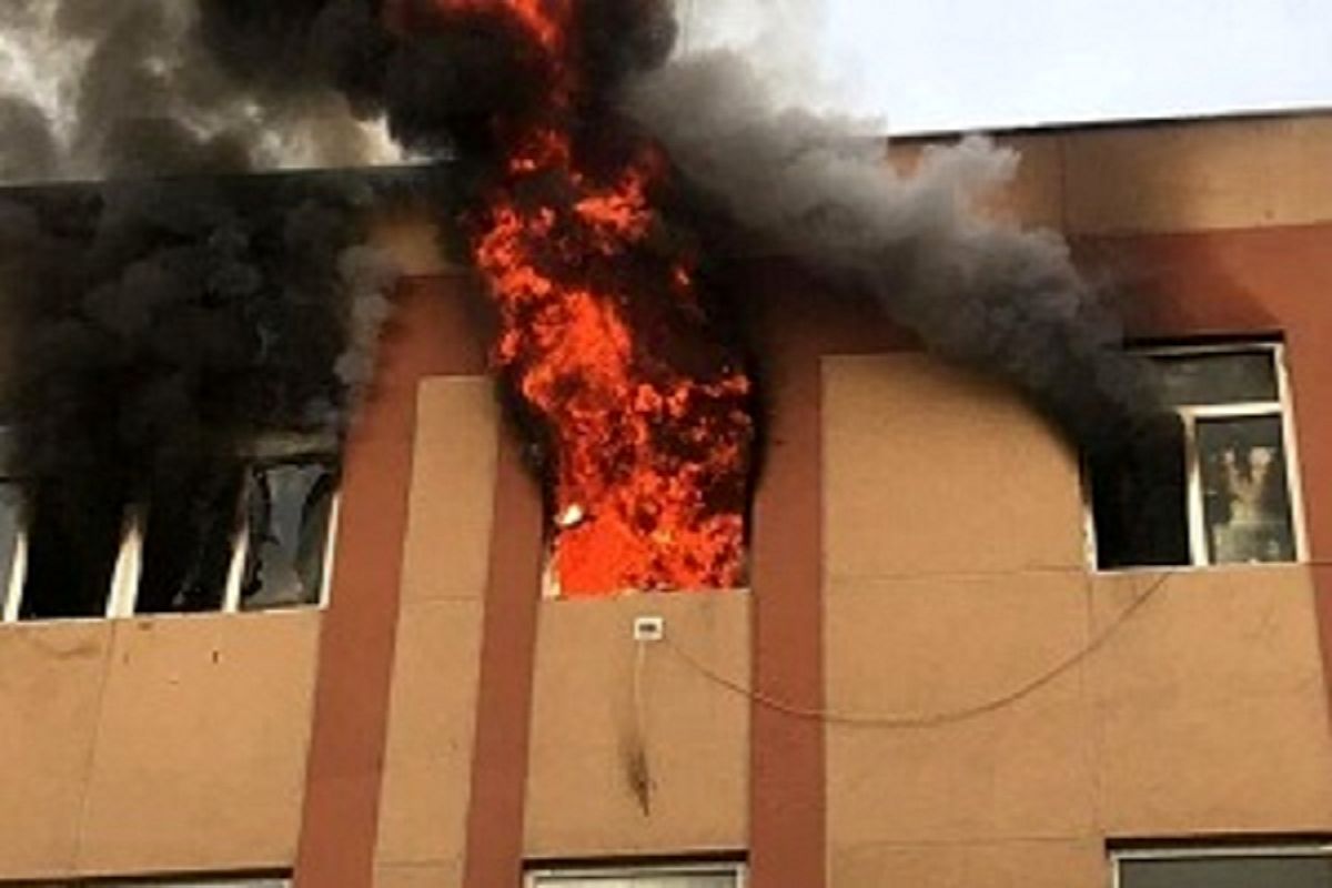 انفجار آپارتمان در مسکن مهر سمنان نیمه های شب آتش نشانان را به محل حادثه کشاند