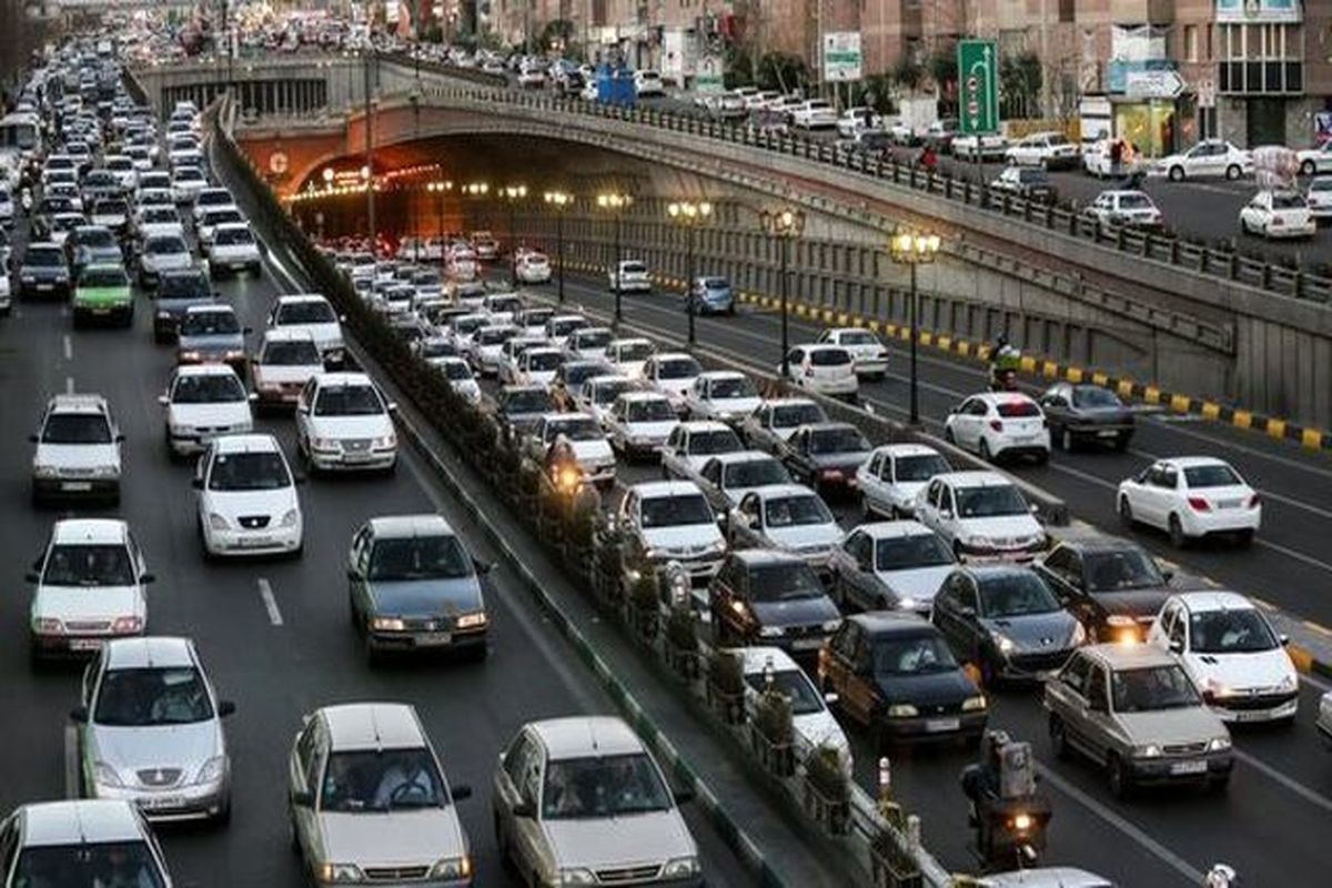 ترافیک در آزادراه قزوین - کرج - تهران سنگین است