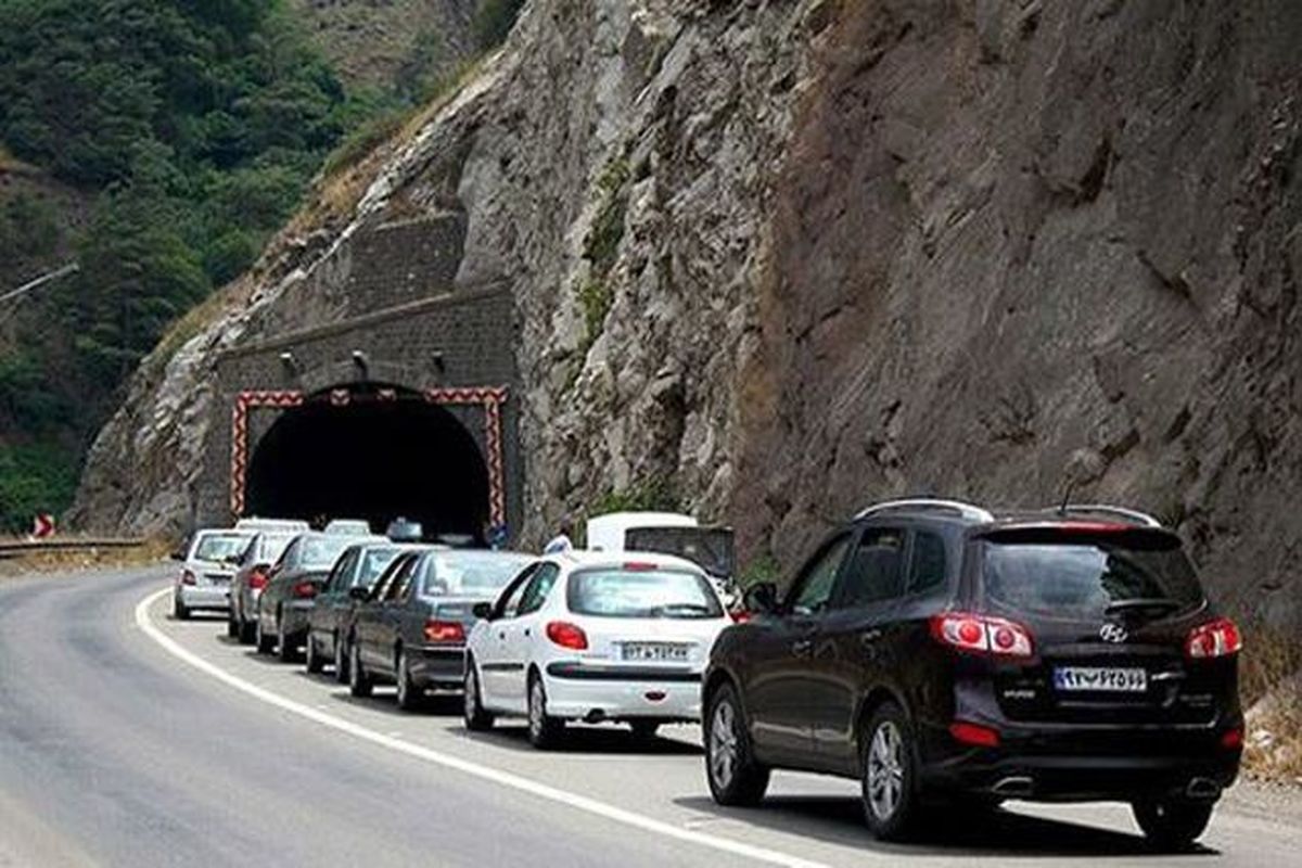 ترافیک سنگین در محور کرج-چالوس محدوده تونل کندوان/ آزادراه کرج-تهران پرترددترین جاده کشور