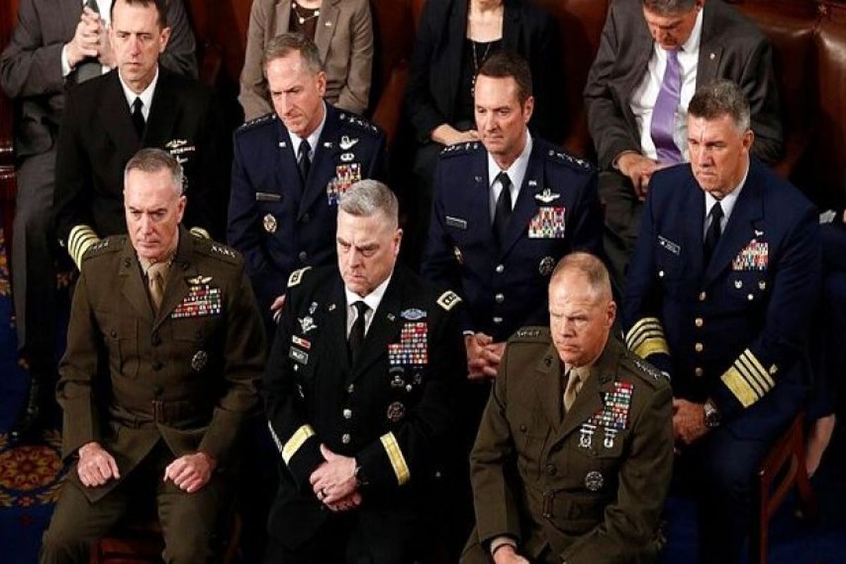 بیانیه مشترک فرماندهان ارشد ارتش آمریکا: جو بایدن چهل و ششمین فرماندۀ کل قواست