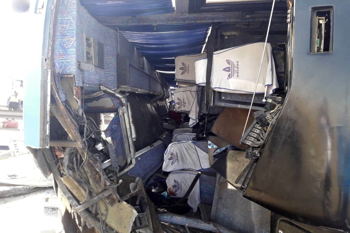 واژگونی مینی بوس در قزوین یک کشته و ۲ مجروح برجای گذاشت