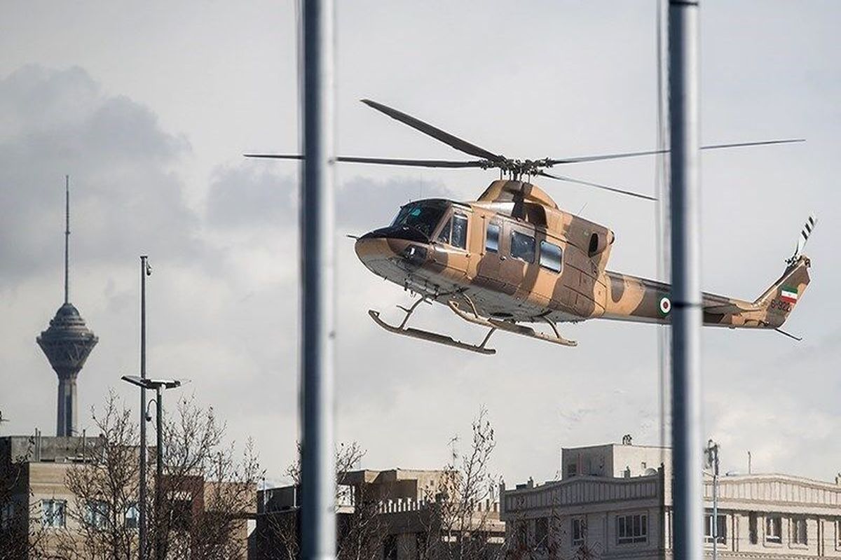 پرواز بالگردها و پرش چتربازان نیروهای مسلح در روز ٢٢ بهمن
