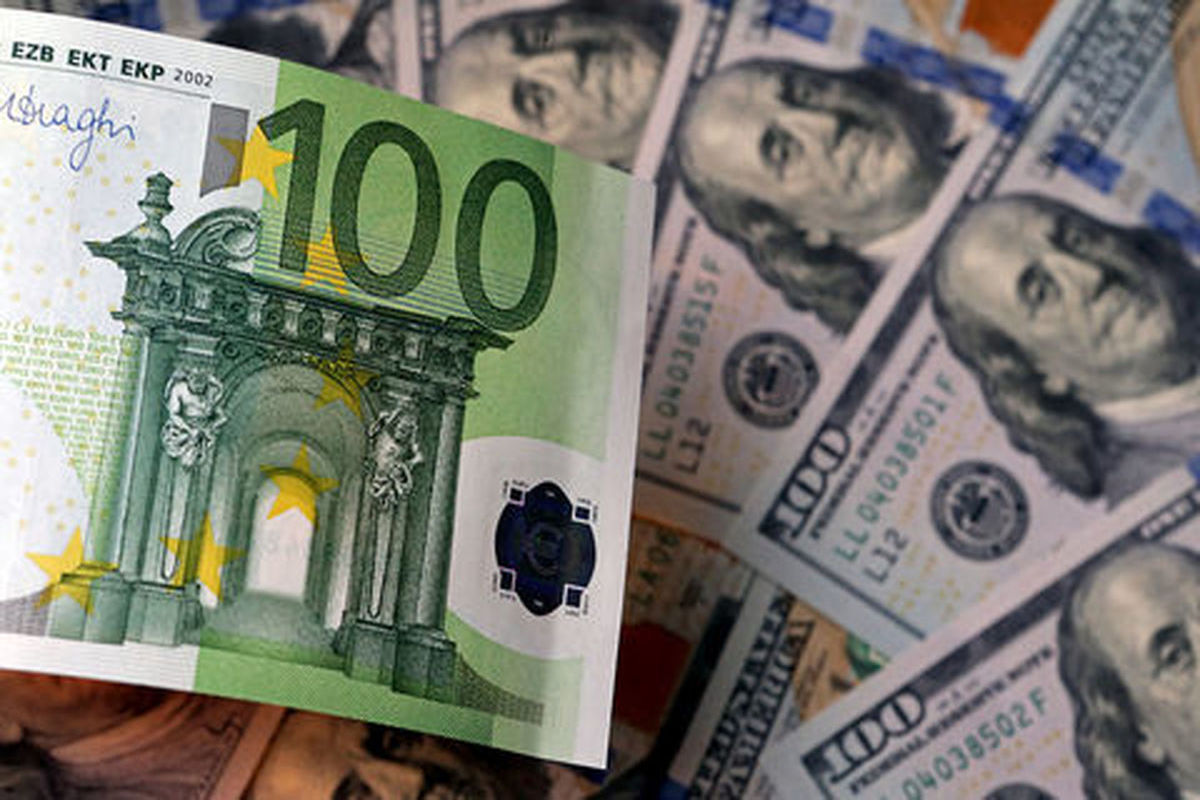 کاهش نرخ رسمی یورو و افزایش پوند