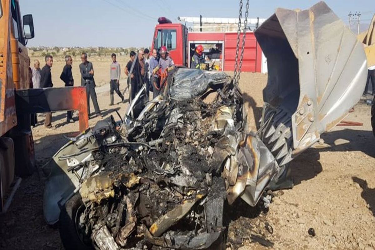 تصادف مرگبار پژو ۴۰۵ با اسکانیا در محور ایرانشهر-خاش