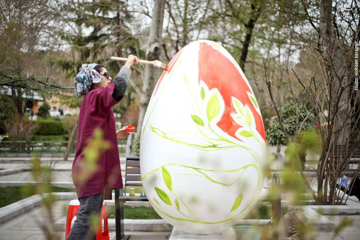 جشنواره تخم مرغ‌های رنگی در باغ فردوس تهران آغاز شد