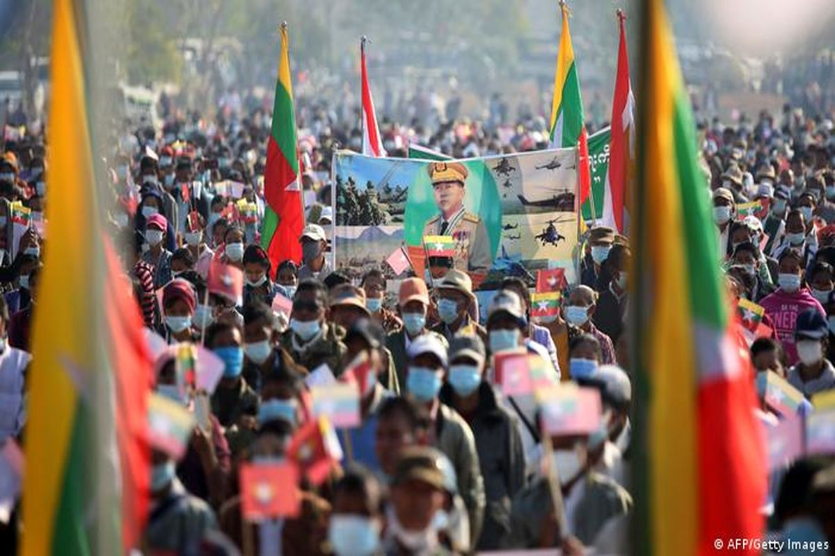 تظاهرات در میانمار دو کشته برجای گذاشت