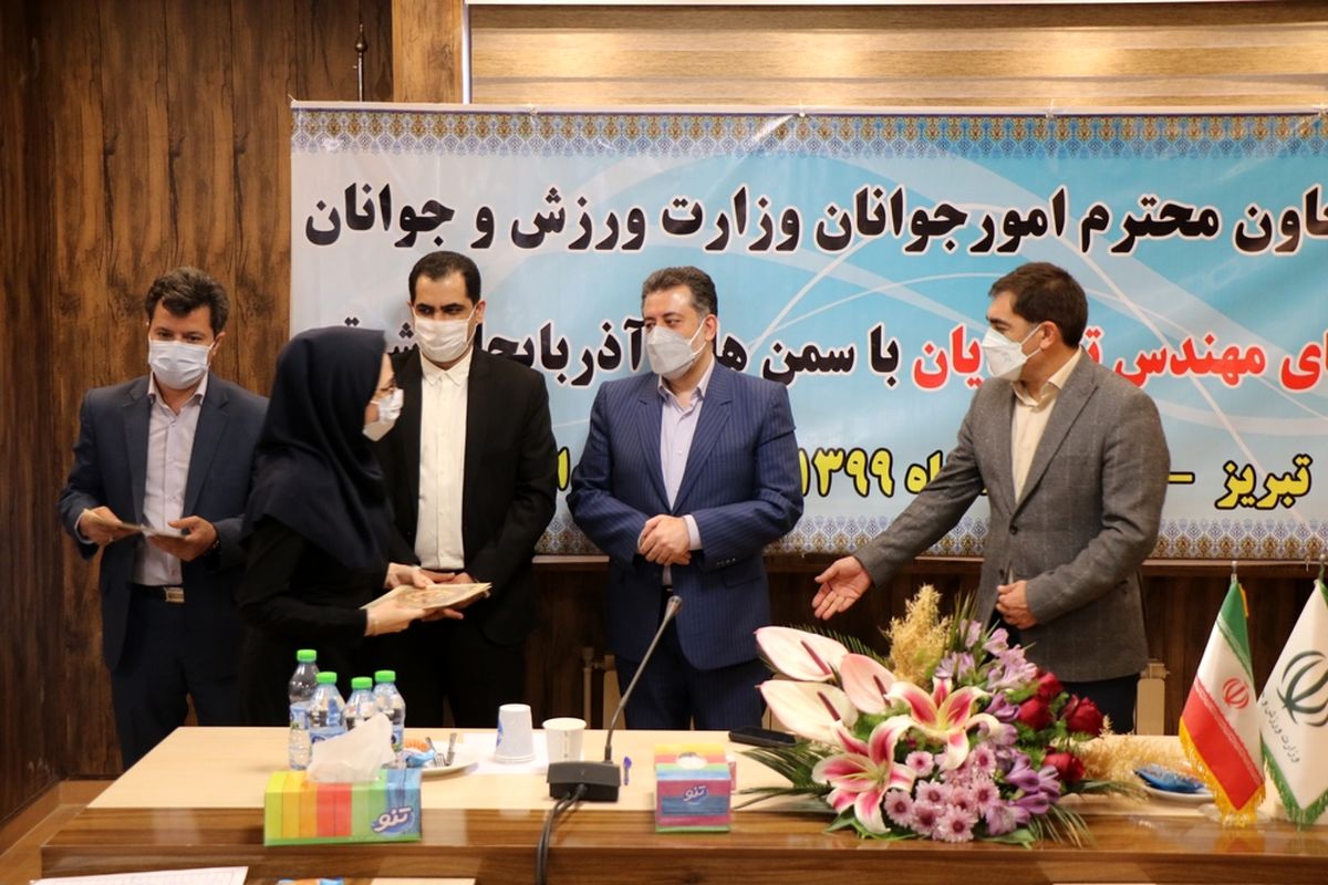 تجلیل از سرپرست خبرگزاری برنا در آذربایجان شرقی