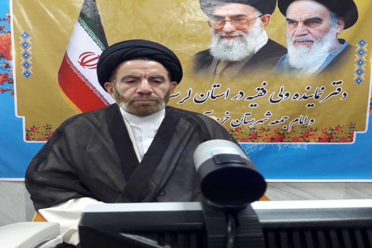 معلمان شمع فروزانی هستند که اسباب رشد و تعالی دانش‌آموزان را فراهم می‌کنند