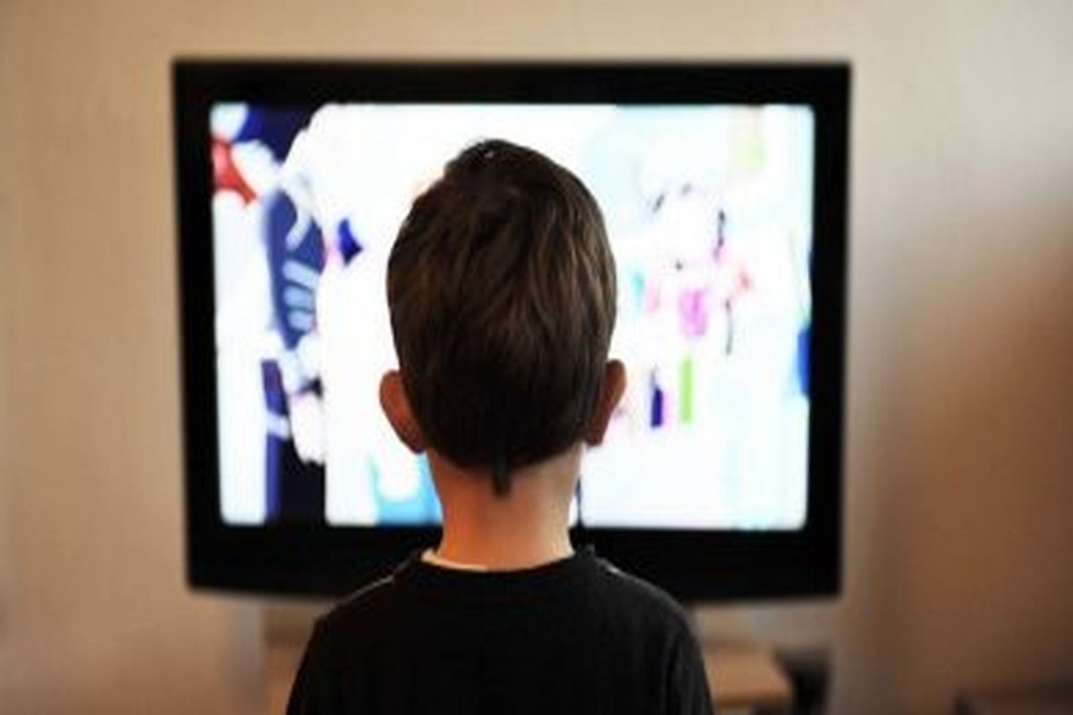 سهم کودکان از برنامه‌های تلویزیونی در روزهای شیوع کرونا/ رسانه ملی موفق یا شکست خورده؟