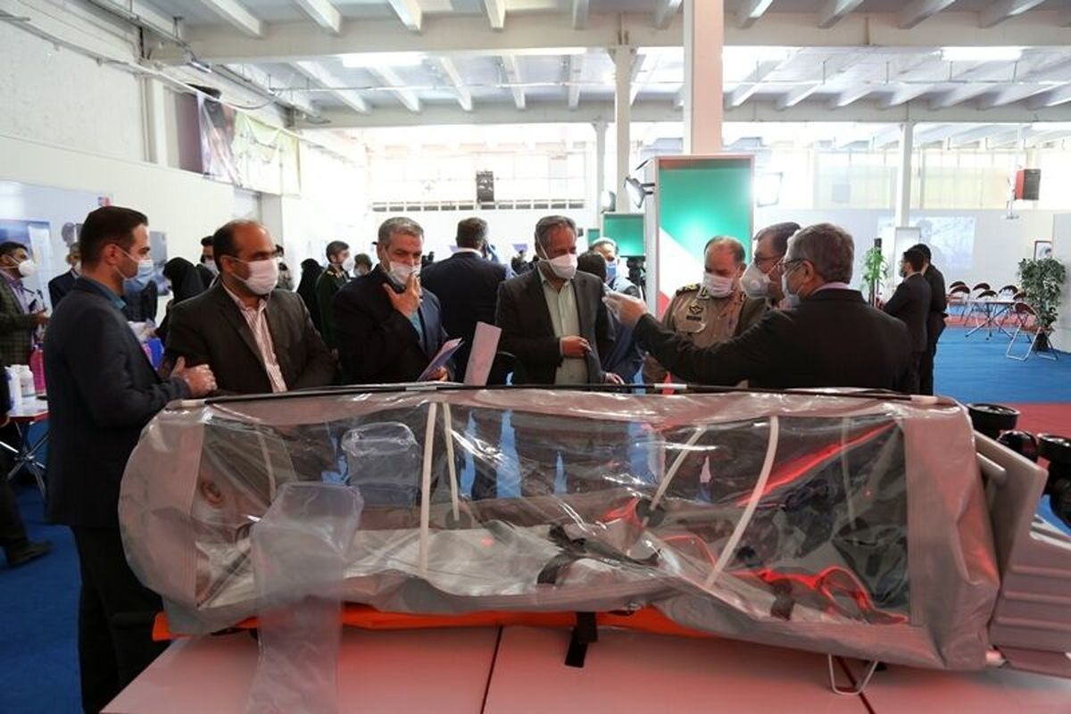 بازدید نمایندگان مجلس از نمایشگاه دستاوردهای وزارت دفاع در حوزه مقابله با کرونا