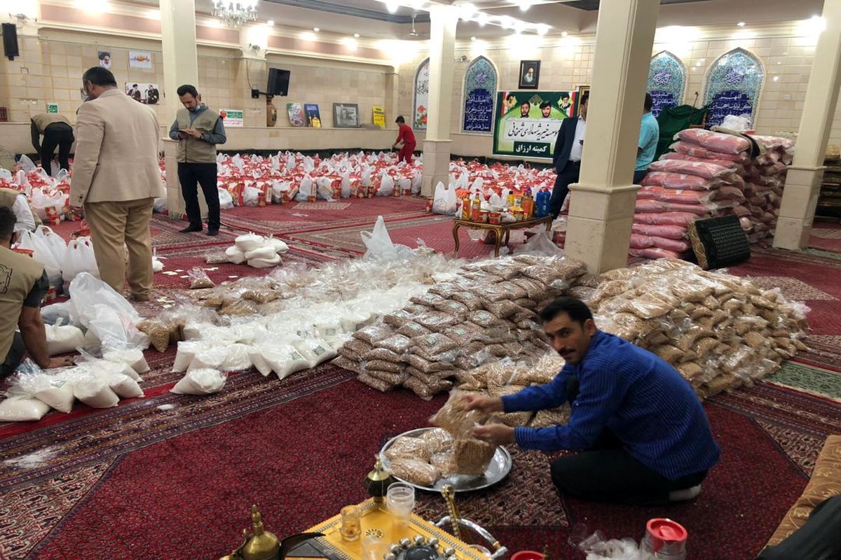 توزیع ۱۰ هزار بسته معیشتی به آسیب دیدگان ناشی از بیماری کرونا در خوزستان+ببینید