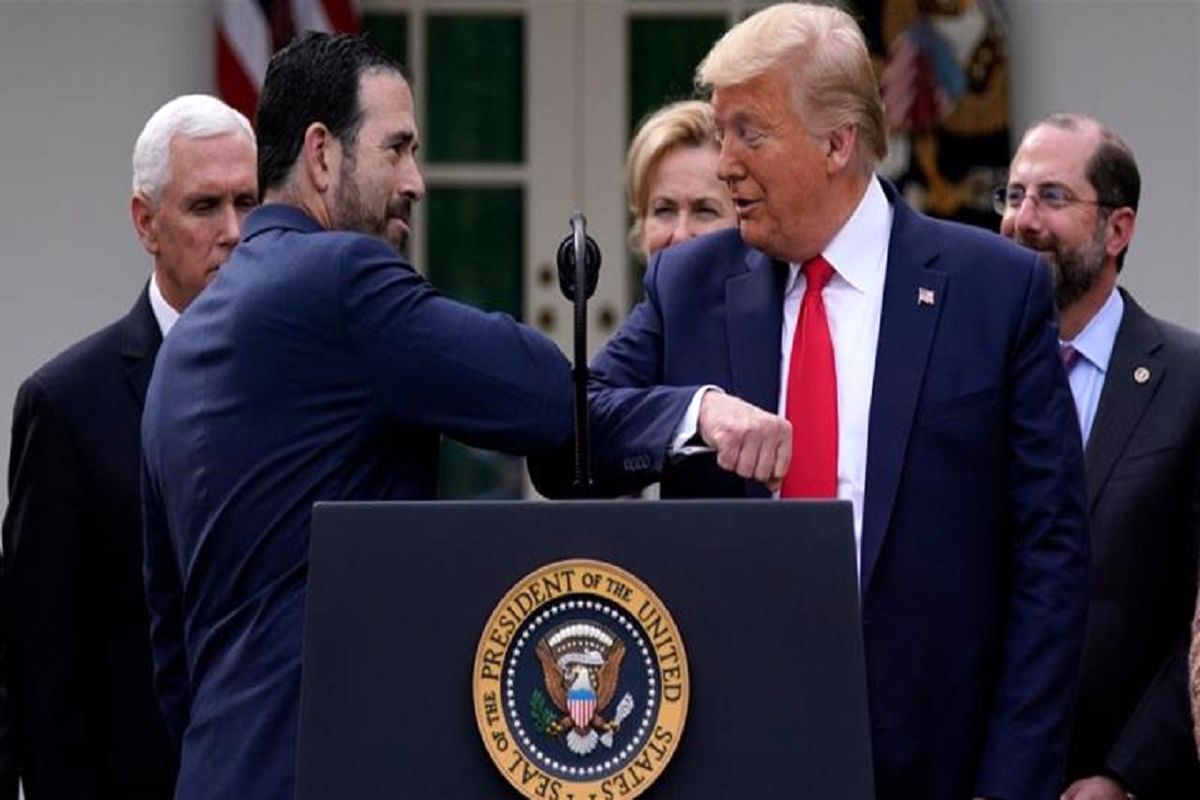 پیشخدمت مخصوص ترامپ به کرونا ویروس مبتلا شد