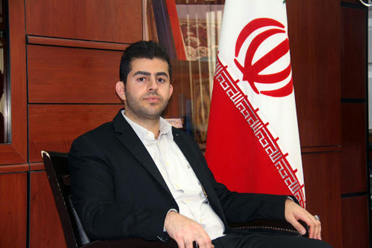 امیر بهمنی:فضا سیاسی شد و حاشیه ها دلسردم کرد