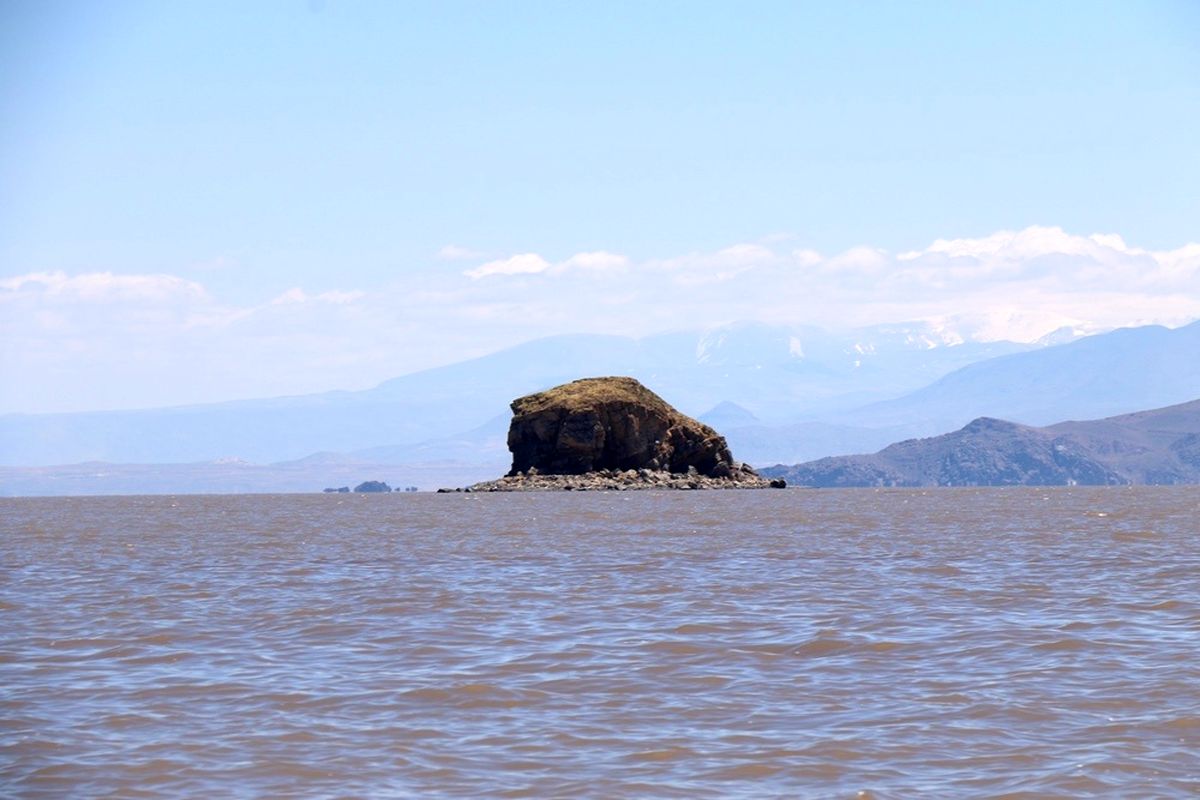 تثبیت تراز دریاچه ارومیه در ۱۲۷۱.۹۰ متر